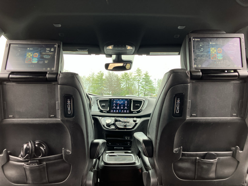 Used 2020 Chrysler Pacifica Touring-L Plus image 34