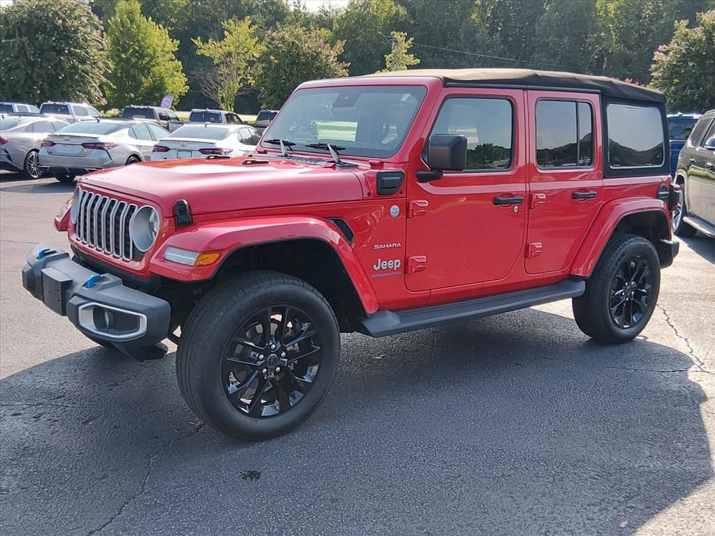 Used 2024 Jeep Wrangler Unlimited Sahara AWD/4WD image 8