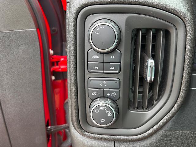 Used 2021 Chevrolet Silverado 1500 Custom Trail Boss AWD/4WD image 16