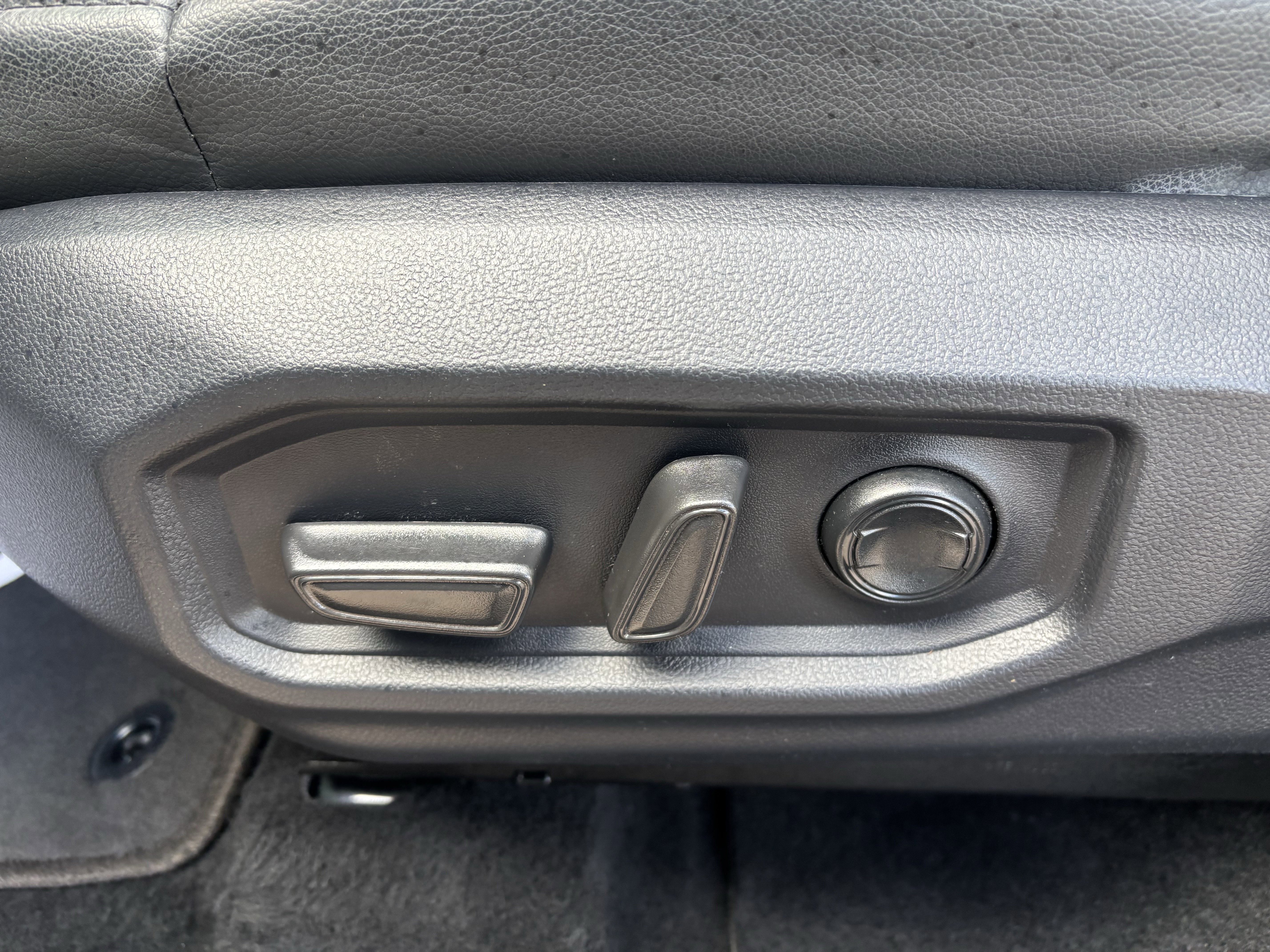 Used 2024 Toyota Tundra Limited image 13