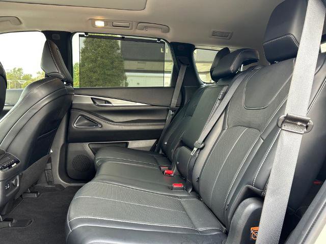 Used 2023 INFINITI QX60 Luxe w/ Vision Package image 29