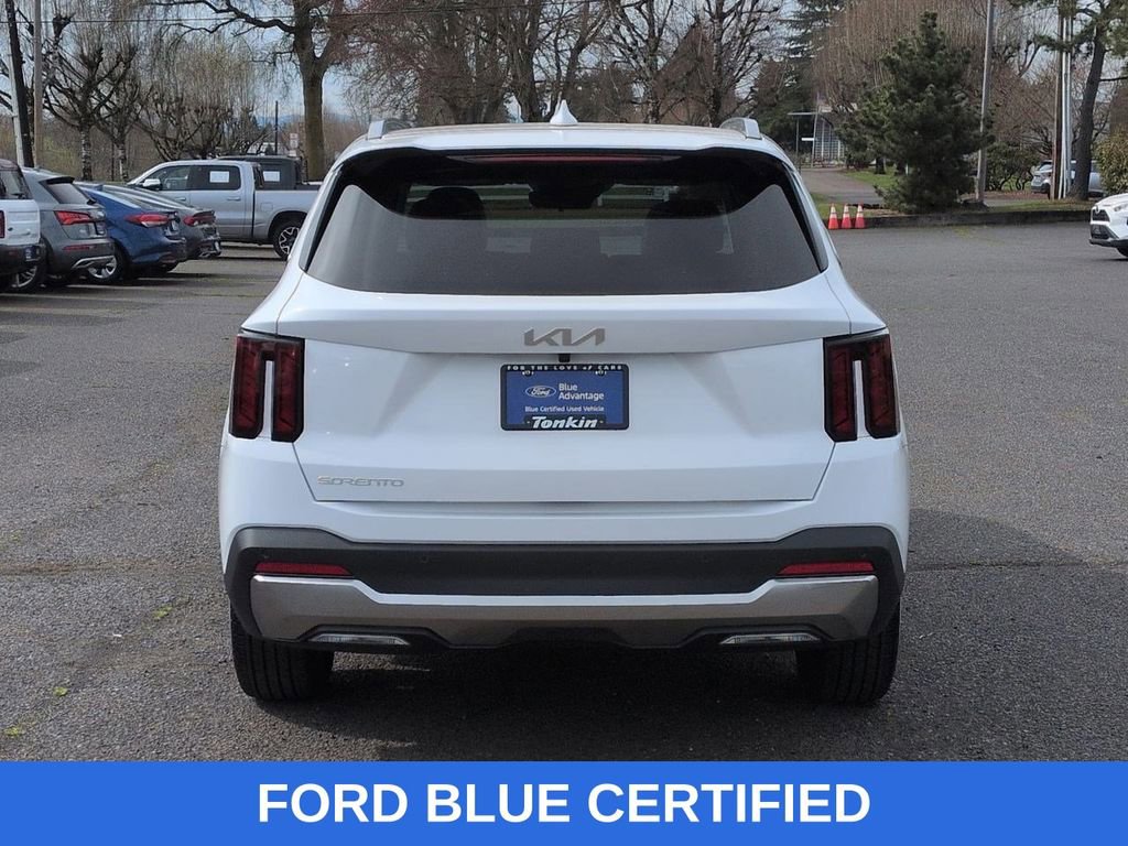 Used 2025 Kia Sorento S w/ Panoramic Sunroof Package FWD image 4