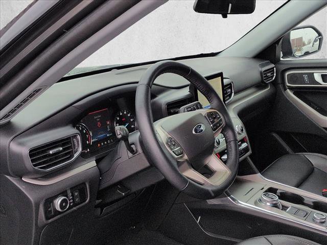 Certified 2022 Ford Explorer XLT w/ Equipment Group 202A image 10