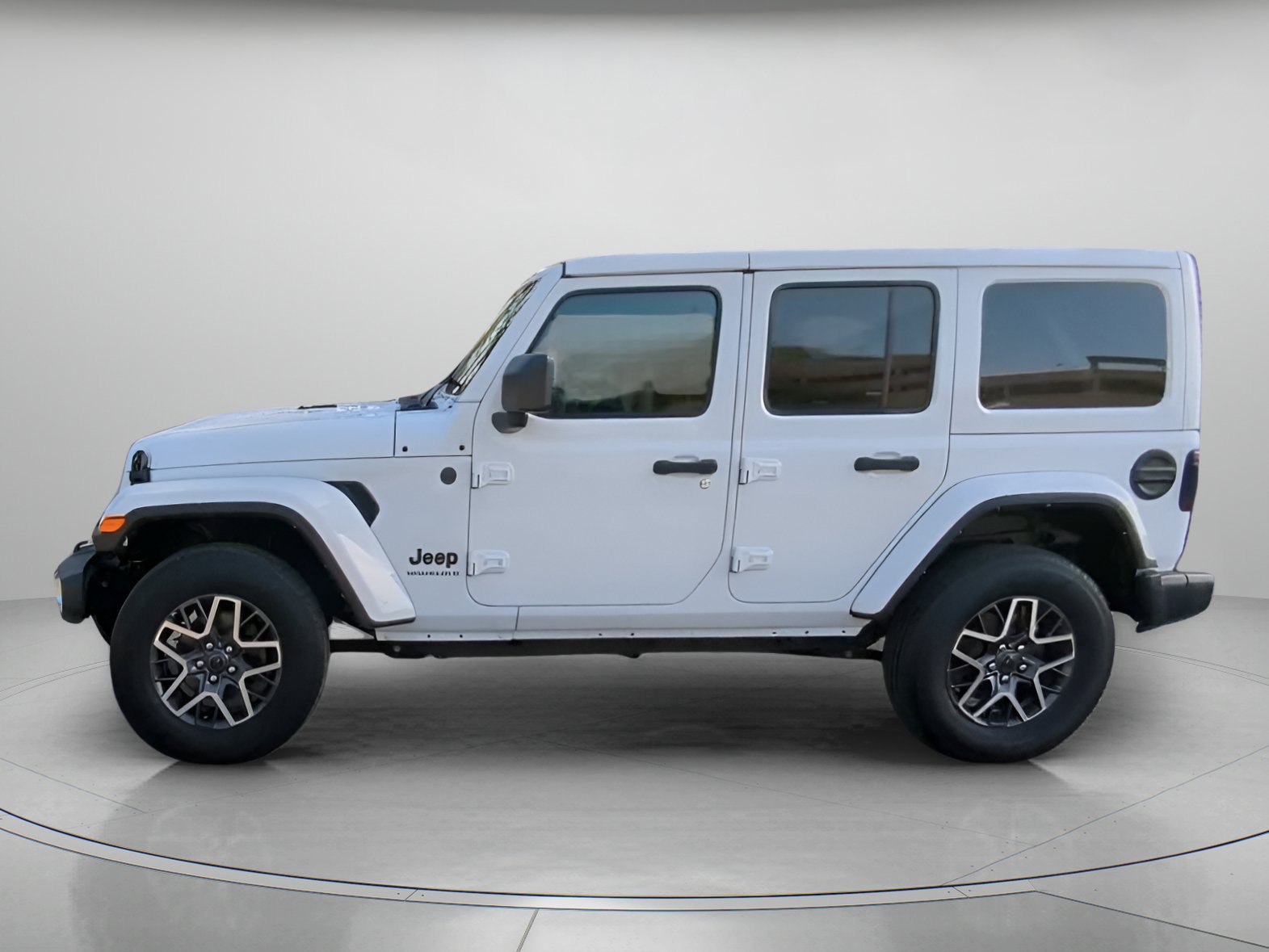 Used 2025 Jeep Wrangler Unlimited Sahara AWD/4WD image 16