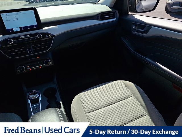 Certified 2022 Ford Escape SE w/ SE Sport Appearance Package image 16