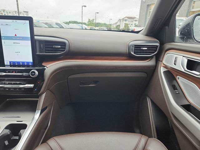 Certified 2024 Ford Explorer King Ranch w/ Technology Package AWD/4WD image 10