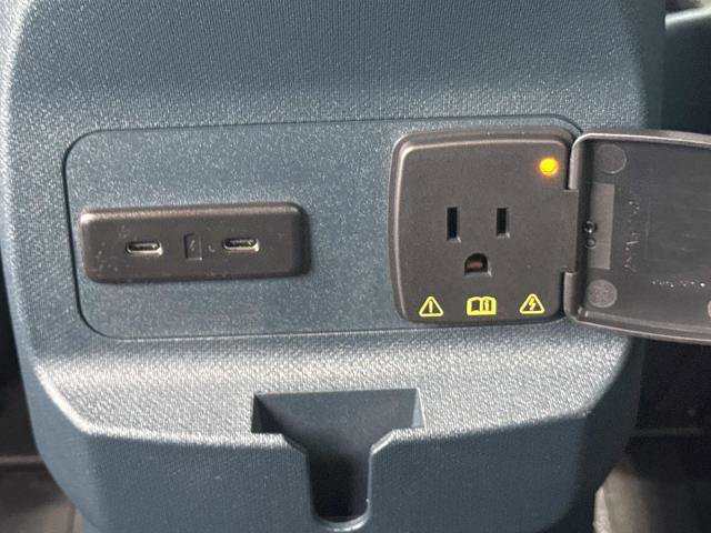 Certified 2025 Ford Maverick XLT w/ XLT Luxury Package image 30