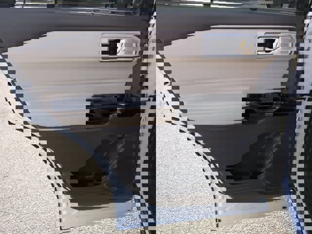 Certified 2021 Ford Explorer Platinum w/ Equipment Group 601A image 26