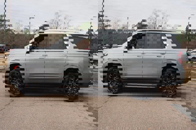 Used 2023 Chevrolet Tahoe Premier image 2