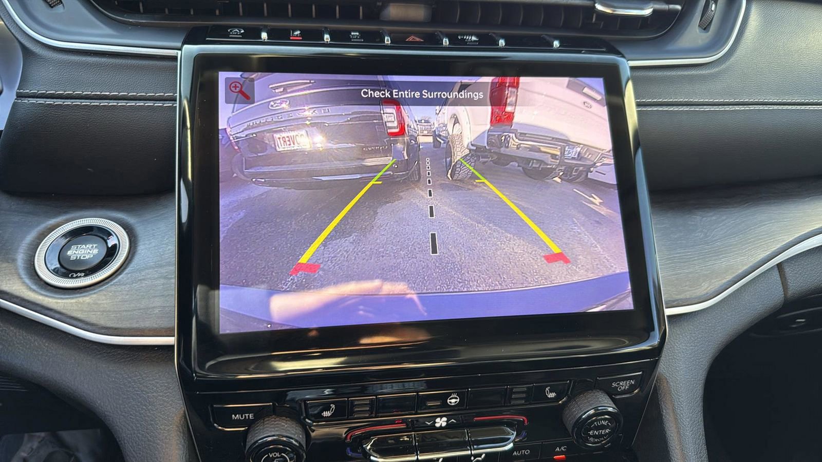 Used 2022 Jeep Grand Cherokee L Limited image 19