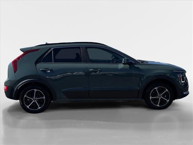 Used 2023 Kia Niro EX image 2