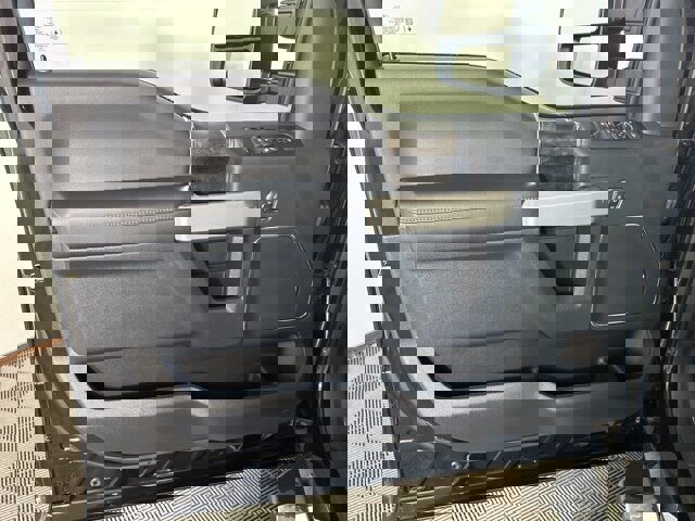 Certified 2022 Ford F250 Lariat w/ Lariat Ultimate Package image 10