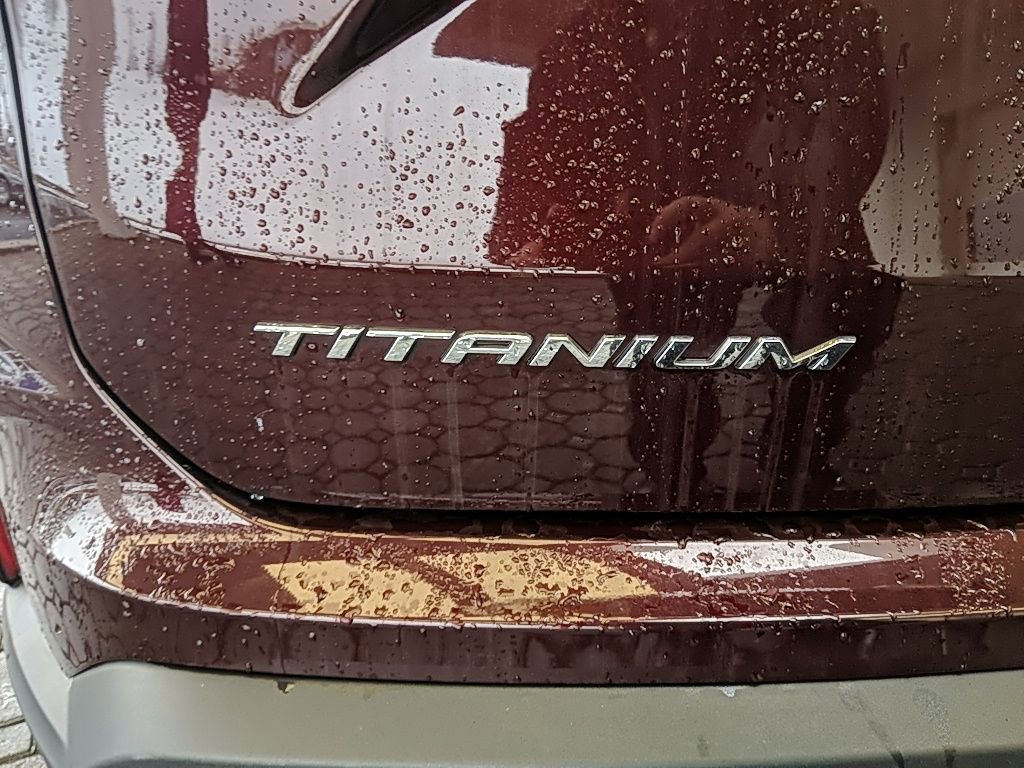 Certified 2024 Ford Edge Titanium w/ Class II Trailer Tow Package image 7