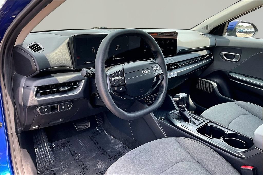 Used 2025 Kia K4 FWD image 14