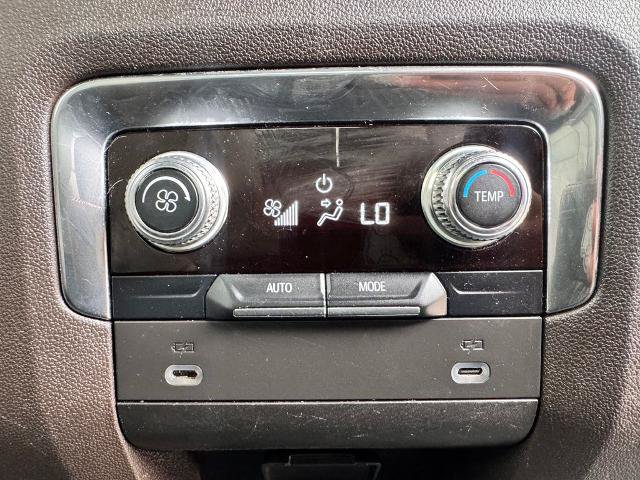 Used 2023 GMC Yukon SLT AWD/4WD image 16