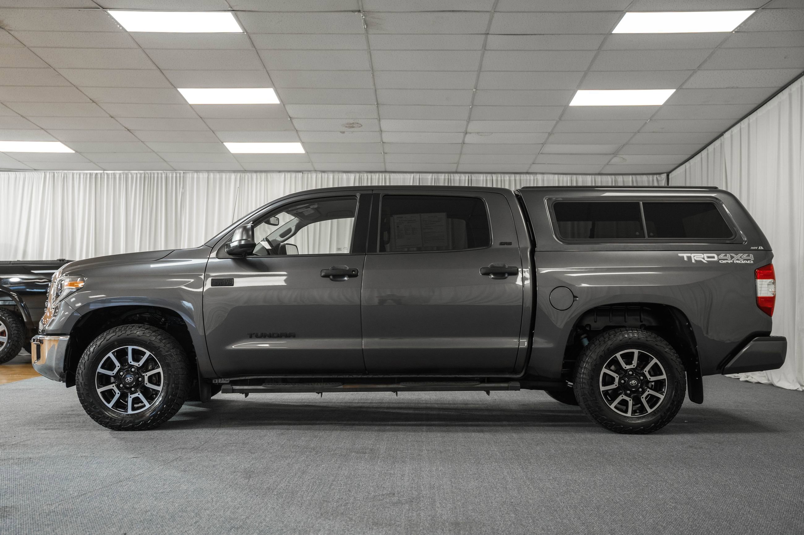 Used 2018 Toyota Tundra SR5 image 5