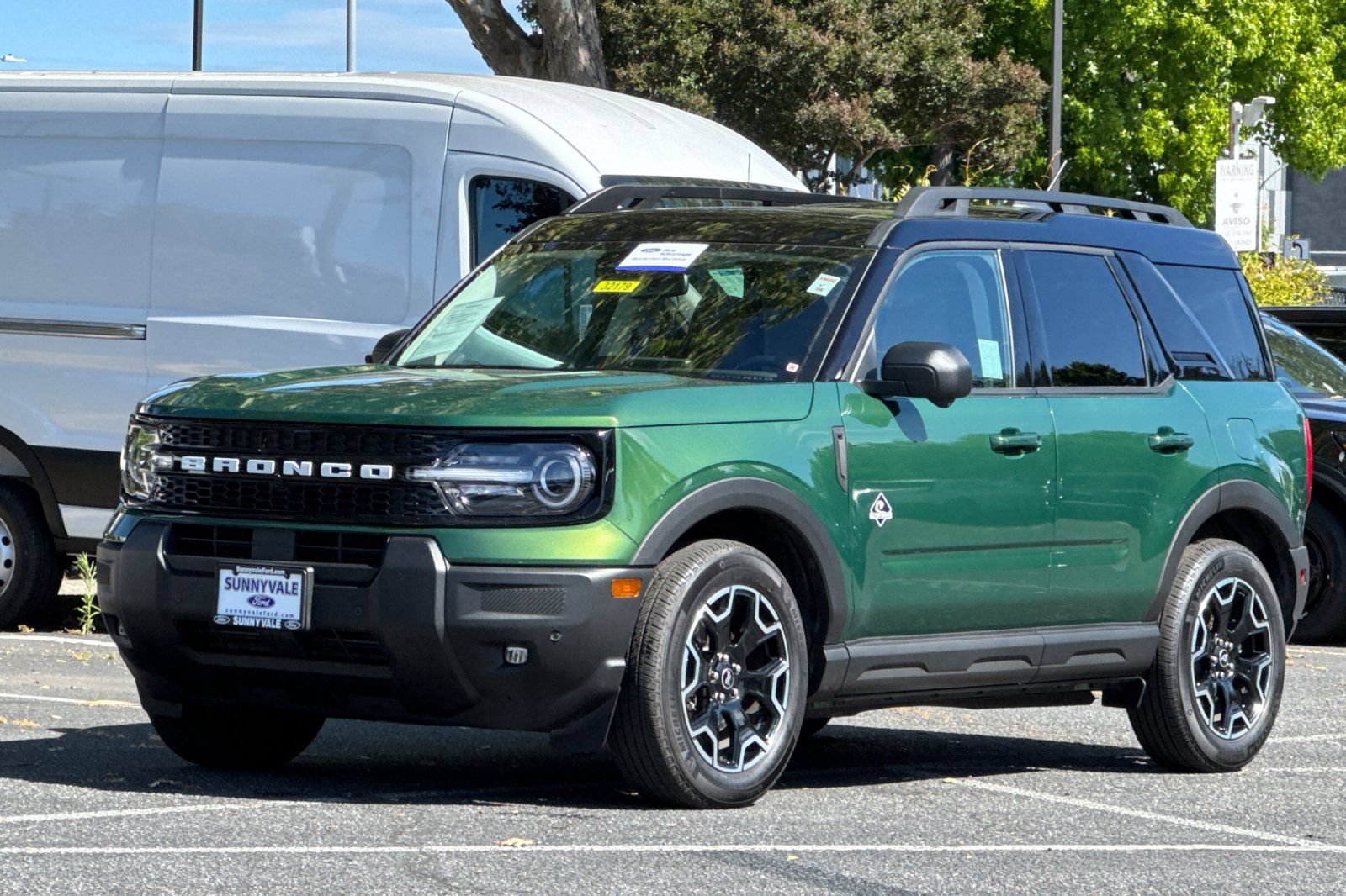 Certified 2025 Ford Bronco Sport Outer Banks w/ Outer Banks Tech Package+ AWD/4WD image 9