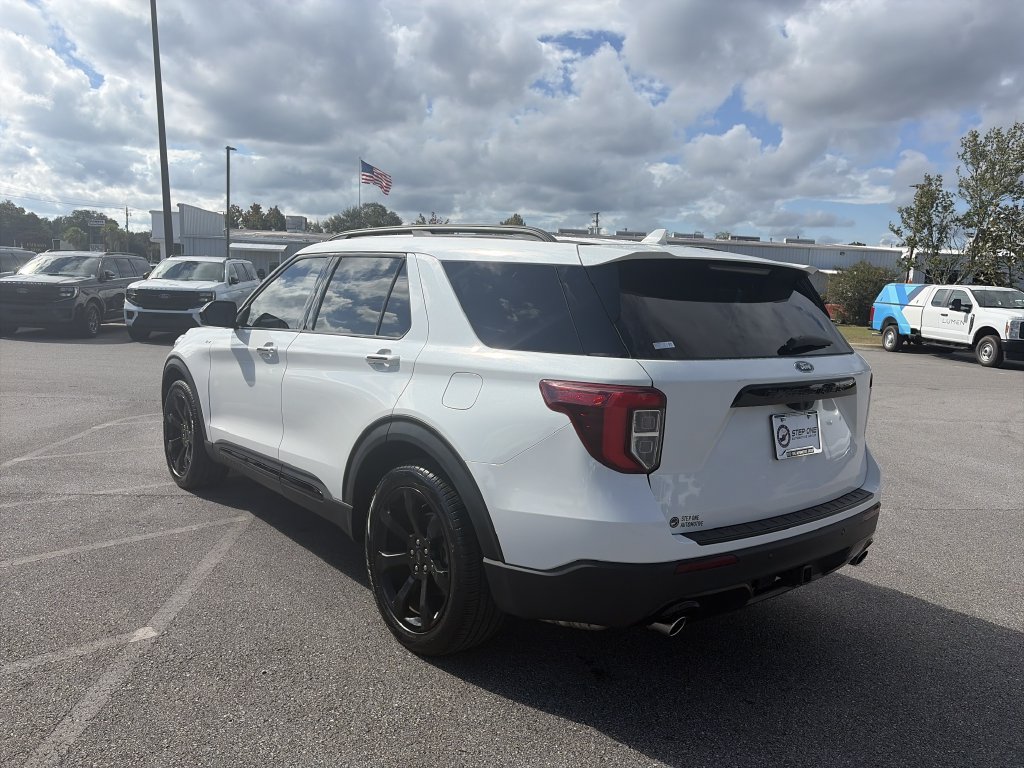 Certified 2024 Ford Explorer ST-Line w/ Class IV Trailer Tow Package RWD image 5