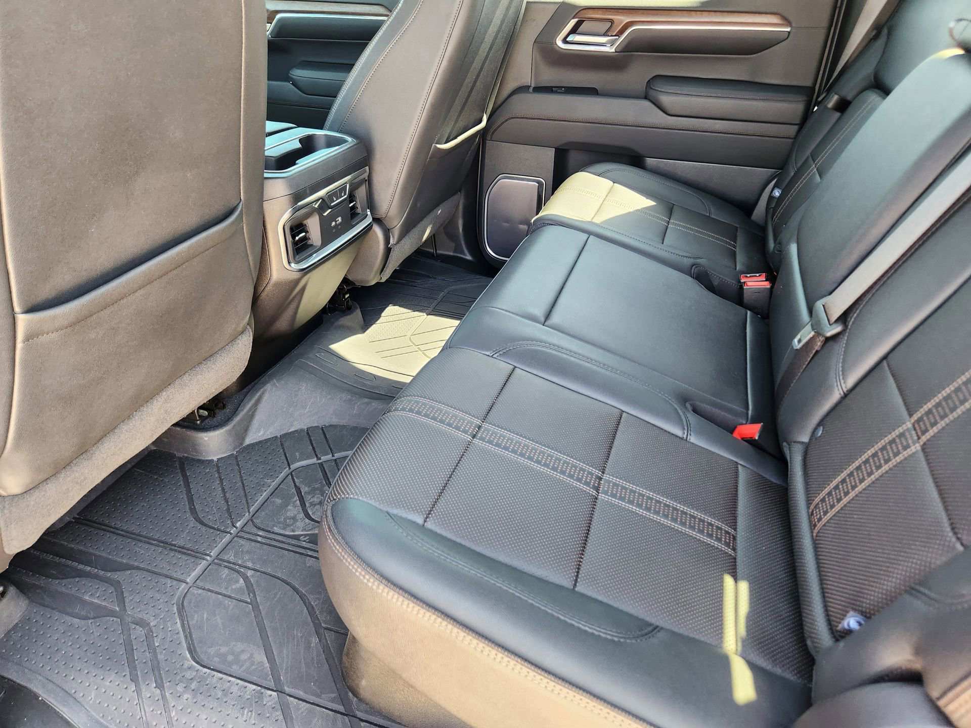 Used 2023 Chevrolet Silverado 1500 High Country w/ High Country Premium Package image 33