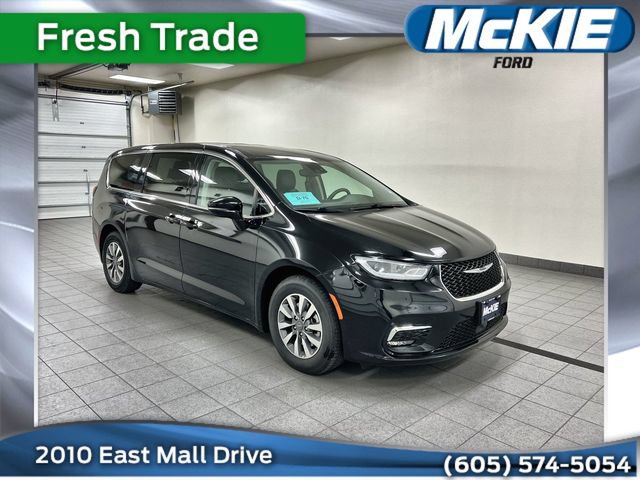 Used 2024 Chrysler Pacifica Limited