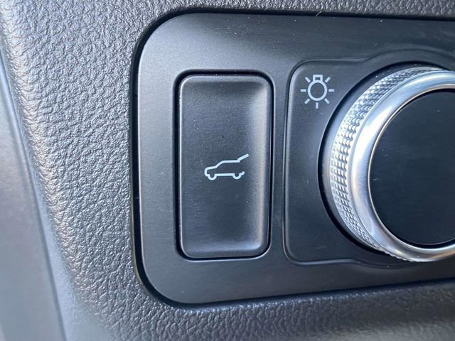 Certified 2022 Ford Escape SE w/ SE Sport Appearance Package image 33