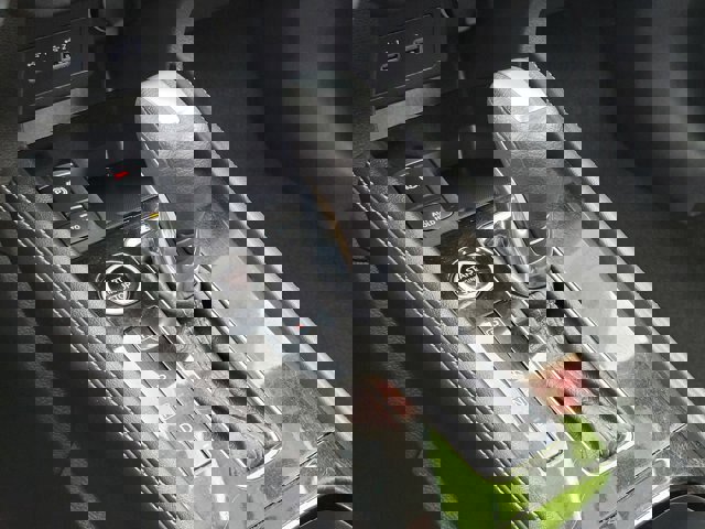 Used 2024 Nissan Kicks SR w/ SR Premium Package image 23