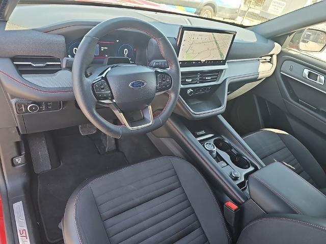 Certified 2025 Ford Explorer ST-Line w/ ST-Line Street Pack AWD/4WD image 16