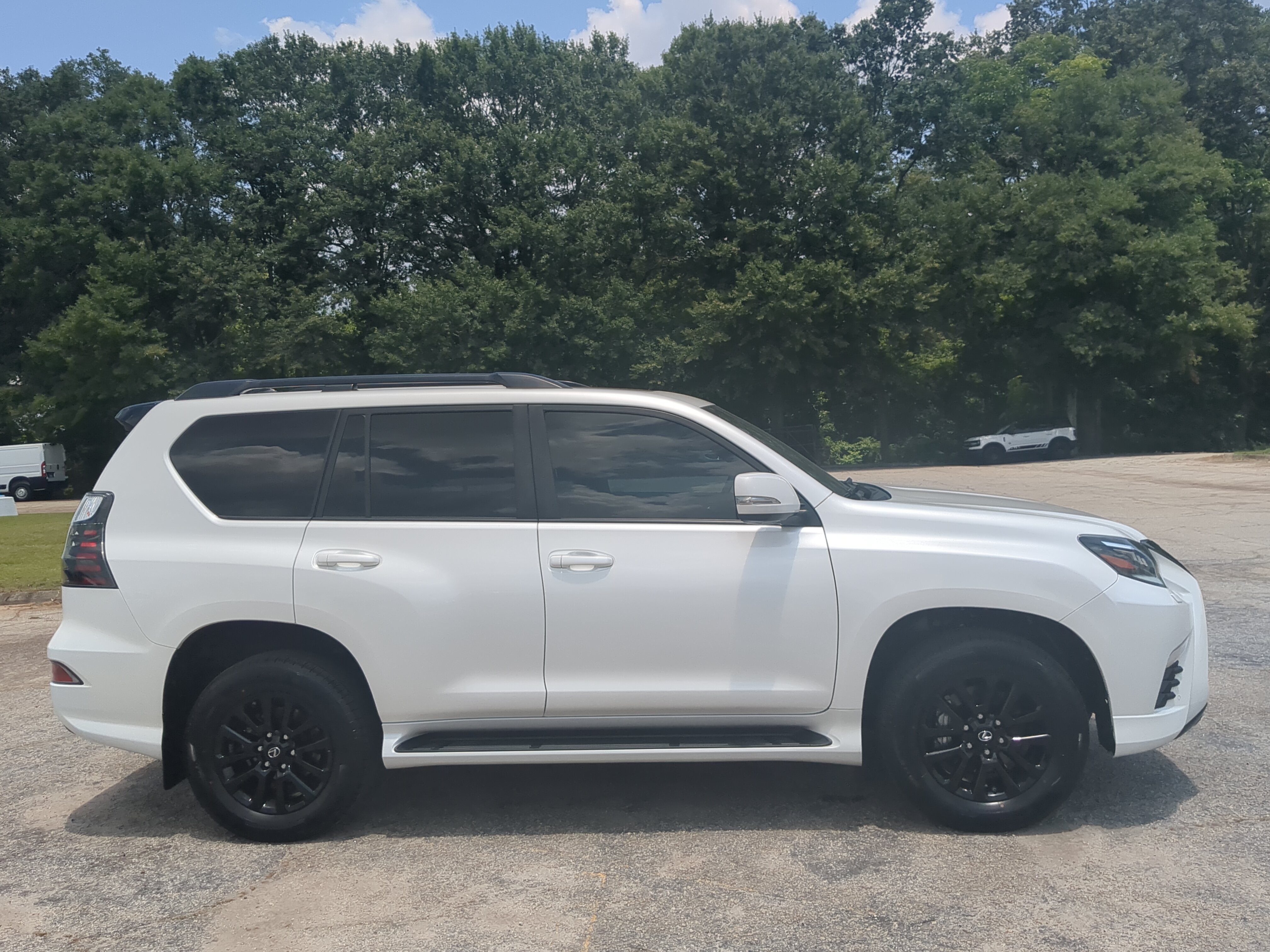 Used 2023 Lexus GX 460 w/ Black Line Special Edition AWD/4WD image 2