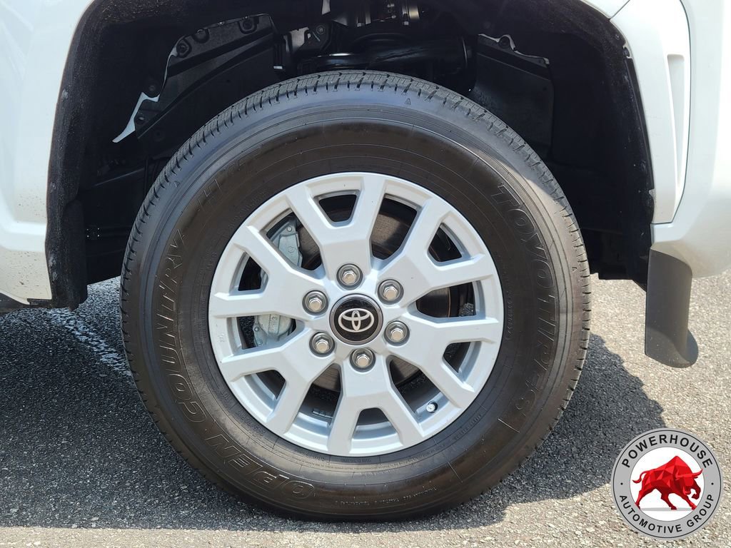 Used 2024 Toyota Tacoma SR AWD/4WD image 12
