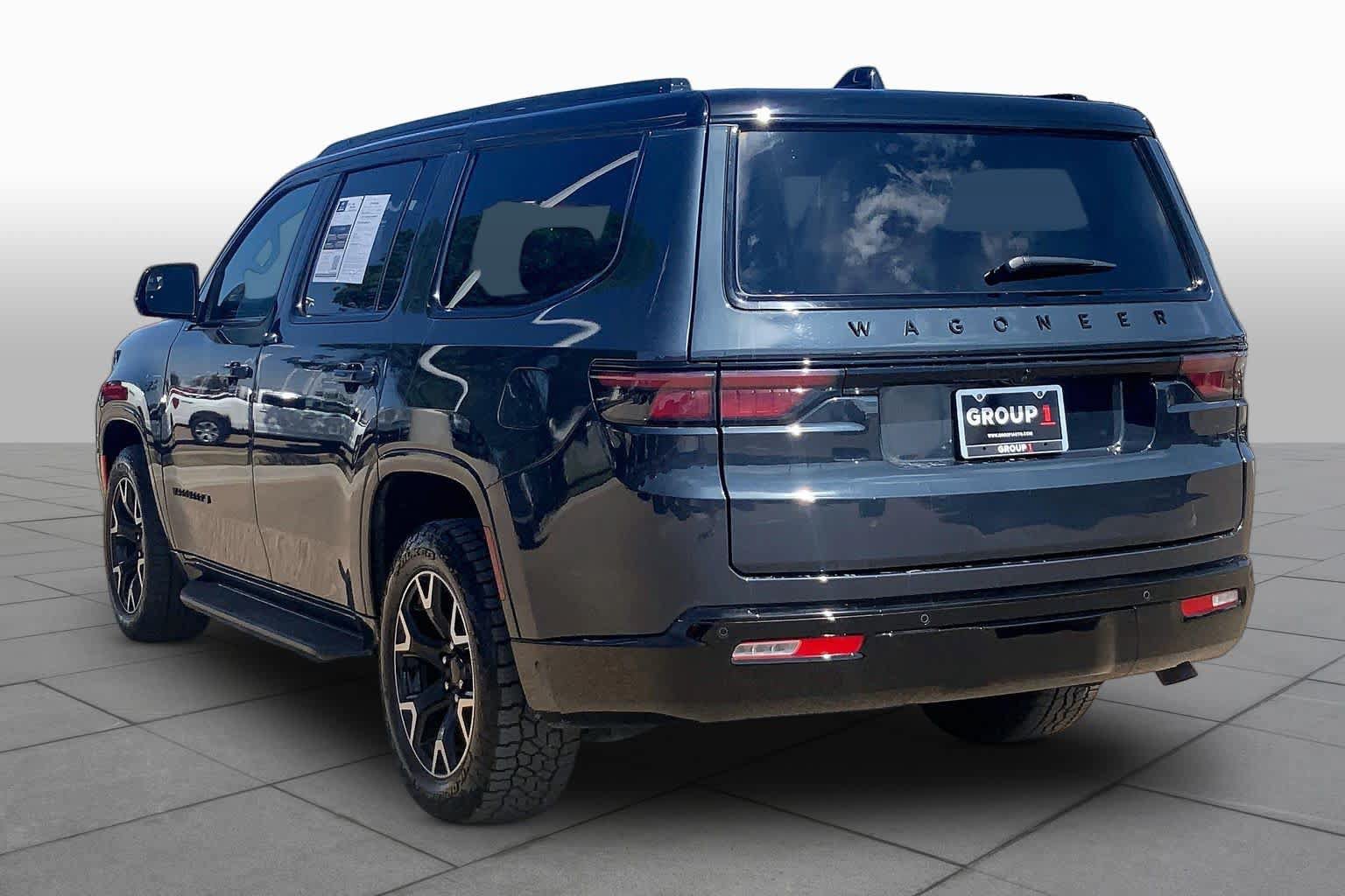 Used 2025 Jeep Wagoneer Series II AWD/4WD image 12