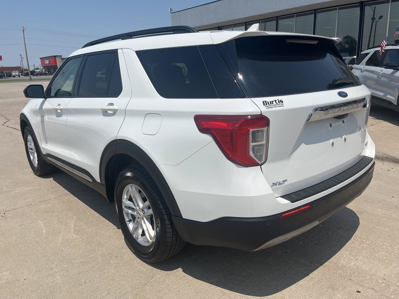 Certified 2023 Ford Explorer XLT w/ Equipment Group 202A AWD/4WD image 4