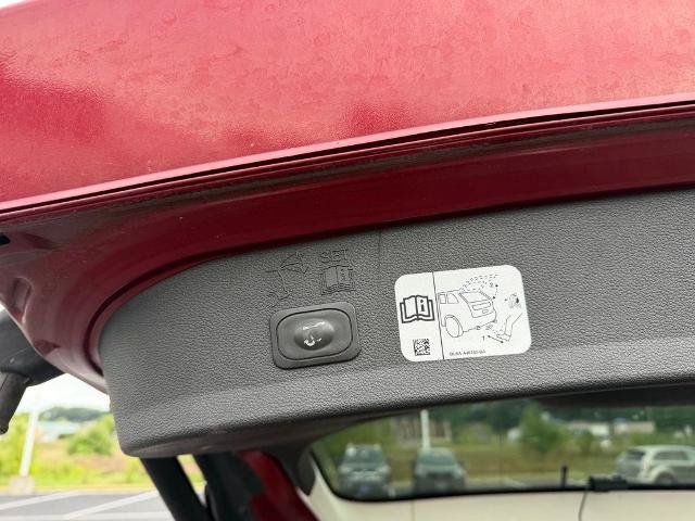 Certified 2018 Ford Escape Titanium w/ Ford Safe & Smart Package AWD/4WD image 13