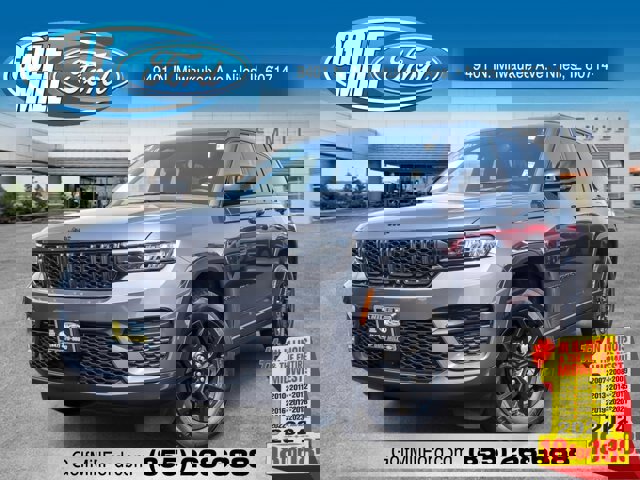 Used 2024 Jeep Grand Cherokee Altitude image 1