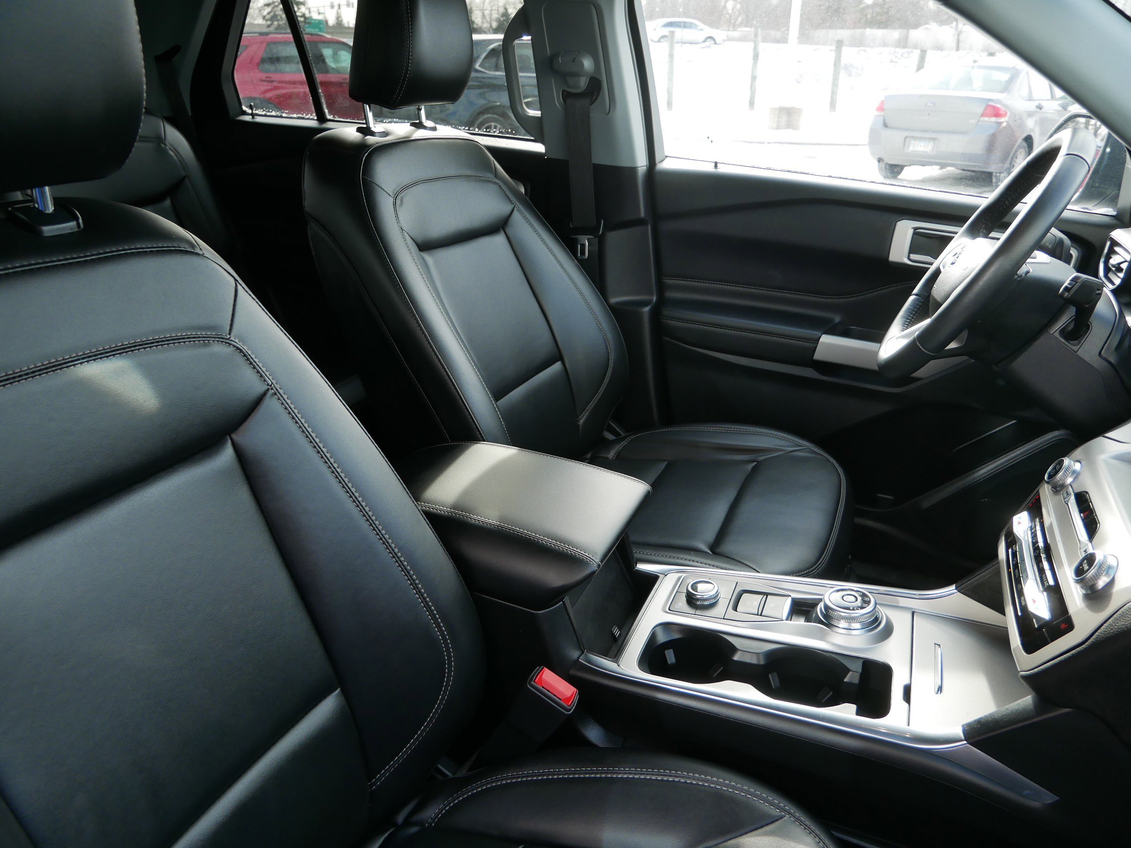 Certified 2022 Ford Explorer XLT w/ Equipment Group 202A image 23