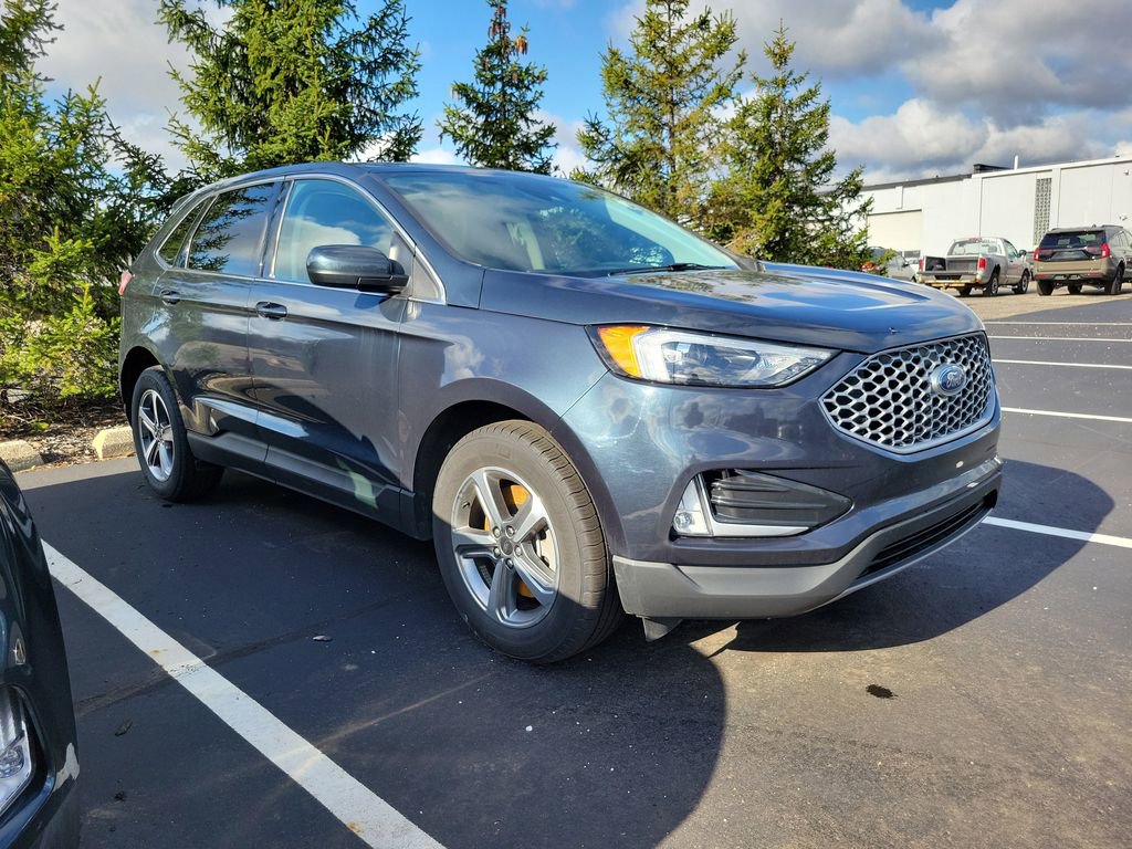 Certified 2023 Ford Edge SEL w/ Convenience Package AWD/4WD image 2