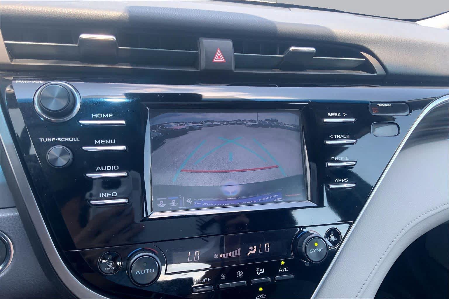 Used 2018 Toyota Camry XLE FWD image 27