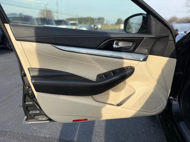 Used 2023 Nissan Maxima SV w/ Floor Mat Group image 5