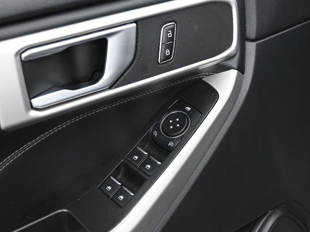 Certified 2023 Ford Explorer XLT image 10