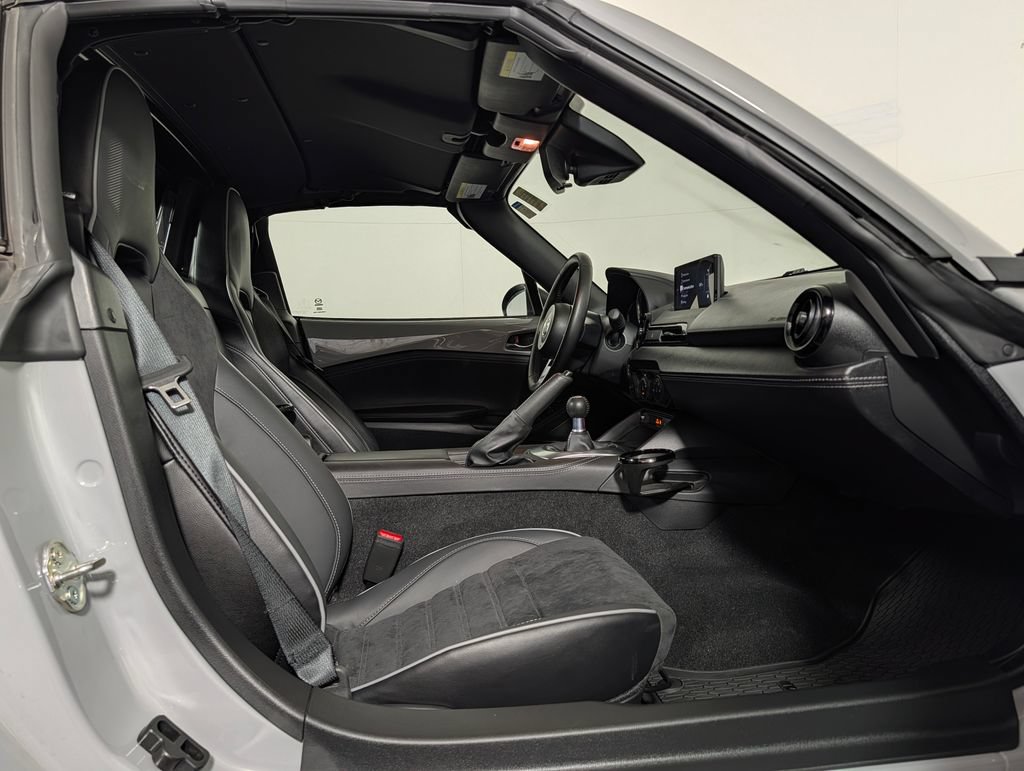 Used 2024 MAZDA MX-5 Miata RF Club w/ Weather Package RWD image 12