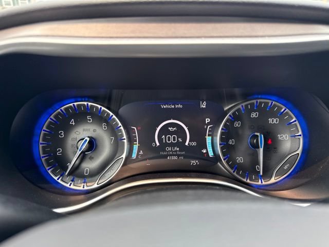 Used 2025 Chrysler Pacifica Select FWD image 20