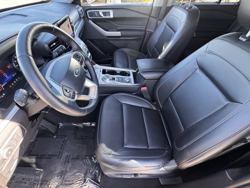 Certified 2022 Ford Explorer XLT w/ Equipment Group 202A image 18