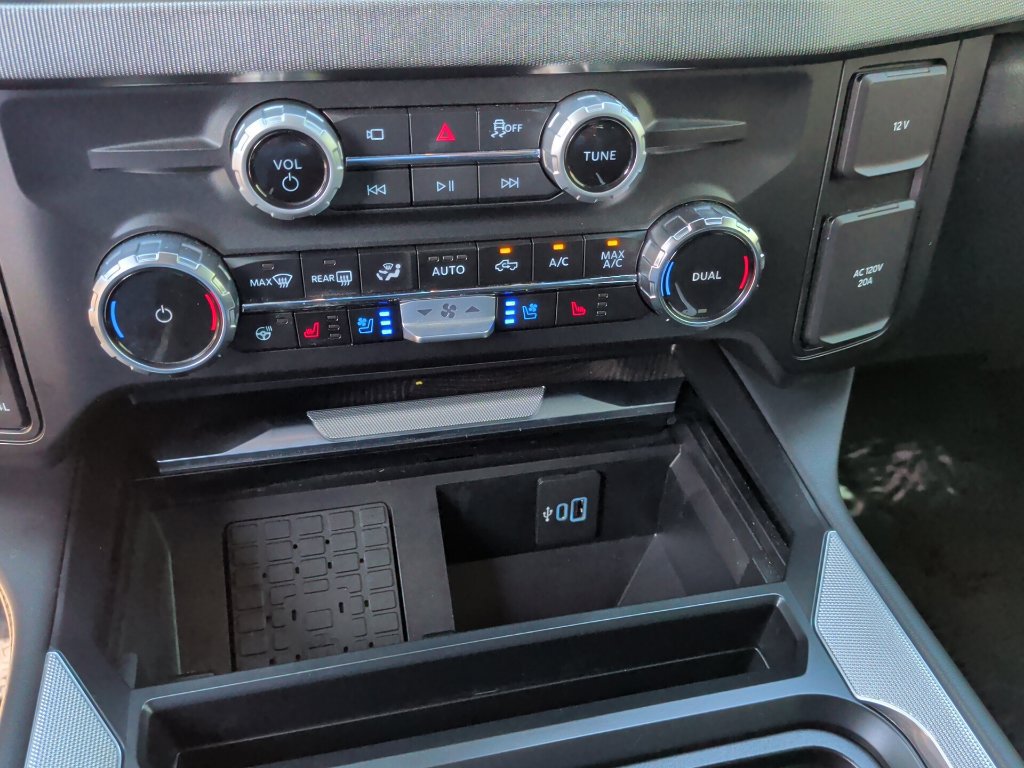 Certified 2025 Ford F250 Platinum AWD/4WD image 30