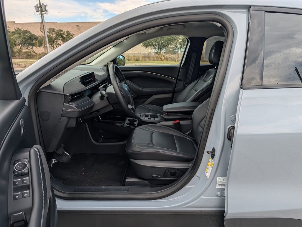 Certified 2025 Ford Mustang Mach-E Premium image 21