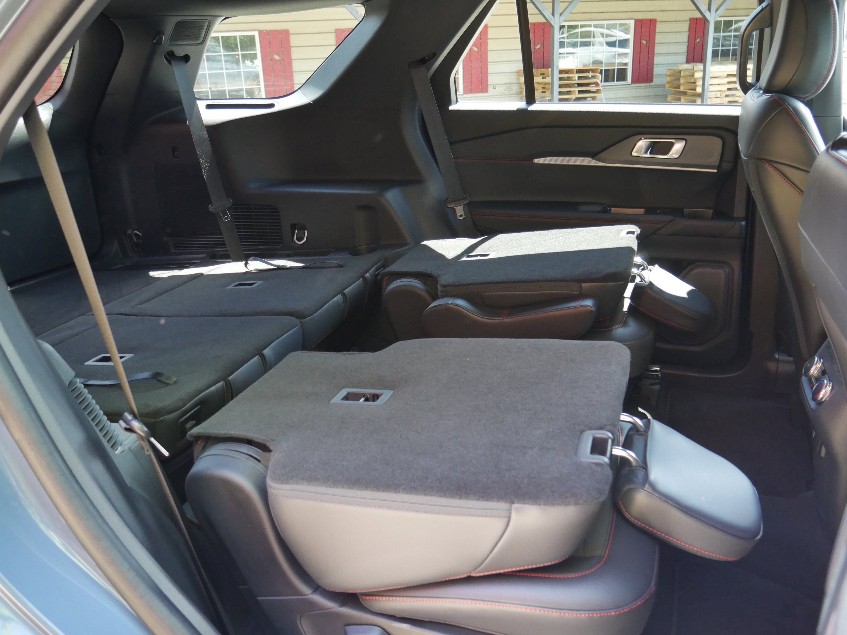 Certified 2025 Ford Explorer ST-Line w/ Premium Package AWD/4WD image 33