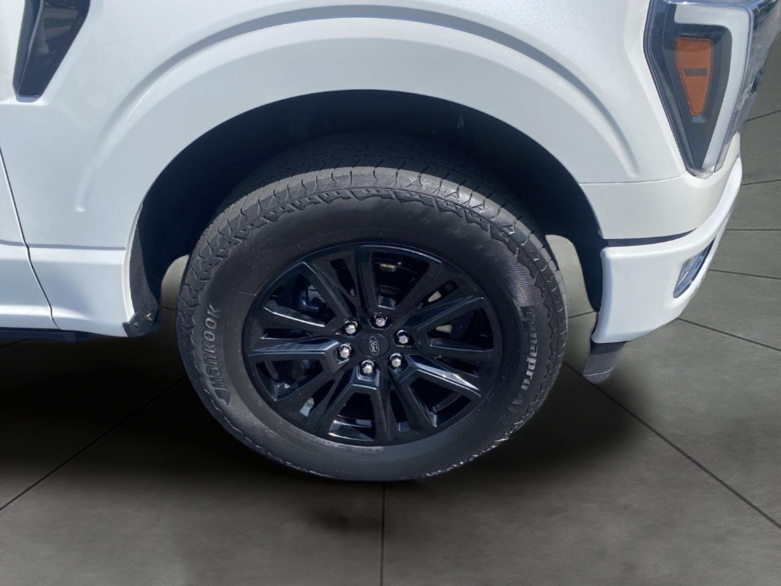 Certified 2024 Ford F150 Platinum w/ FX4 Off-Road Package AWD/4WD image 5