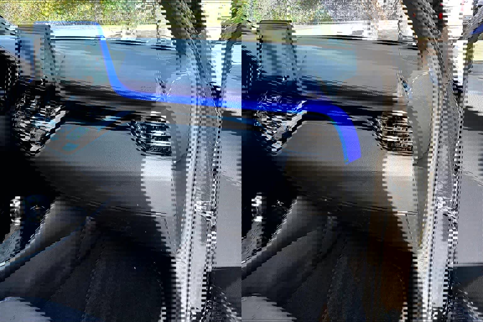 Used 2022 Toyota C-HR XLE image 18