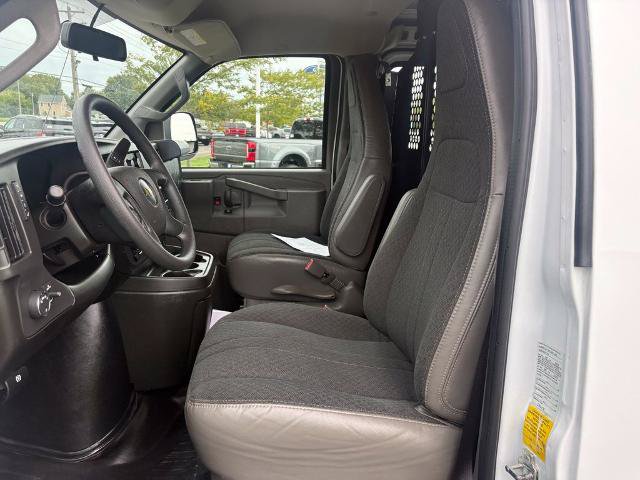 Used 2025 Chevrolet Express 2500 w/ Driver Convenience Package RWD image 8