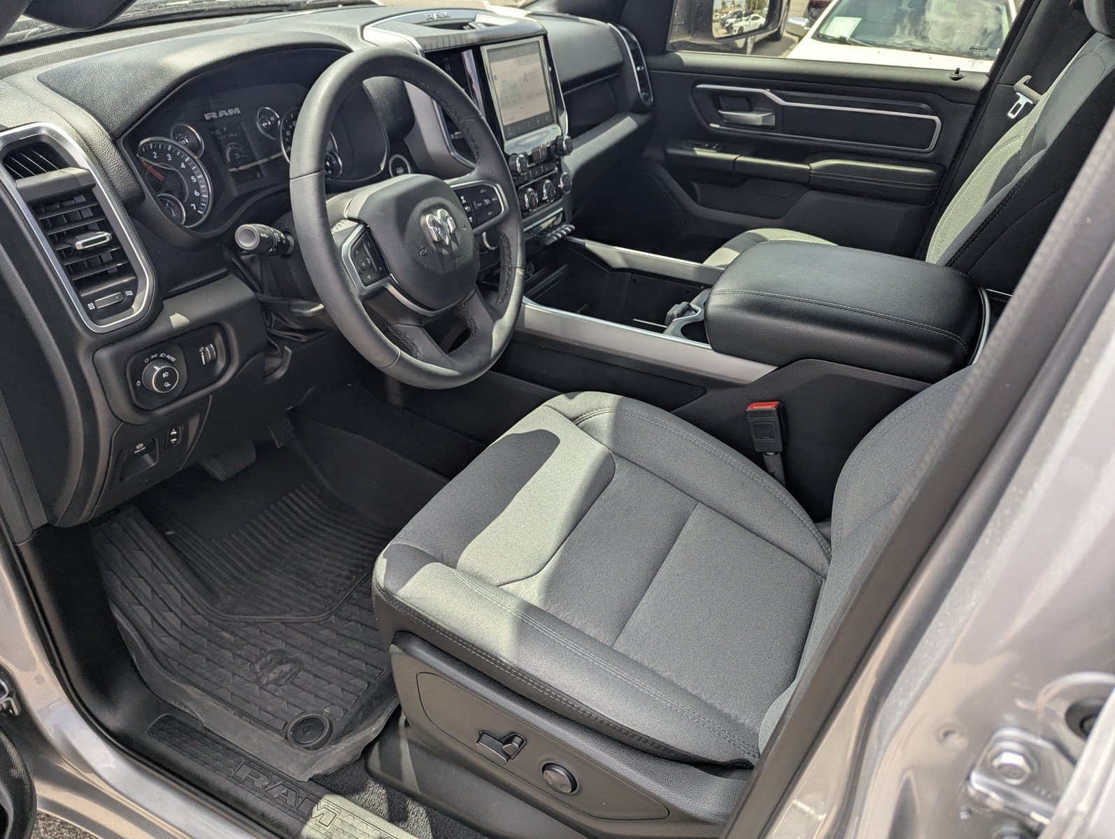 Used 2025 RAM 1500 Big Horn AWD/4WD image 10