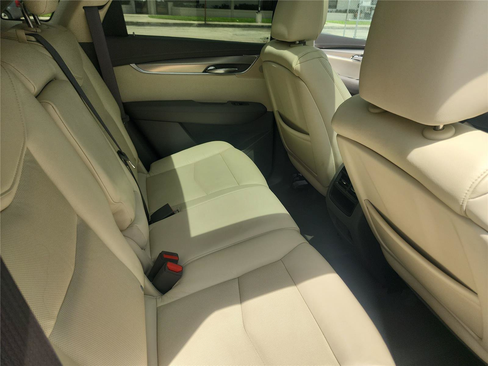 Used 2017 Cadillac XT5 Luxury w/ Driver Awareness Package AWD/4WD image 22