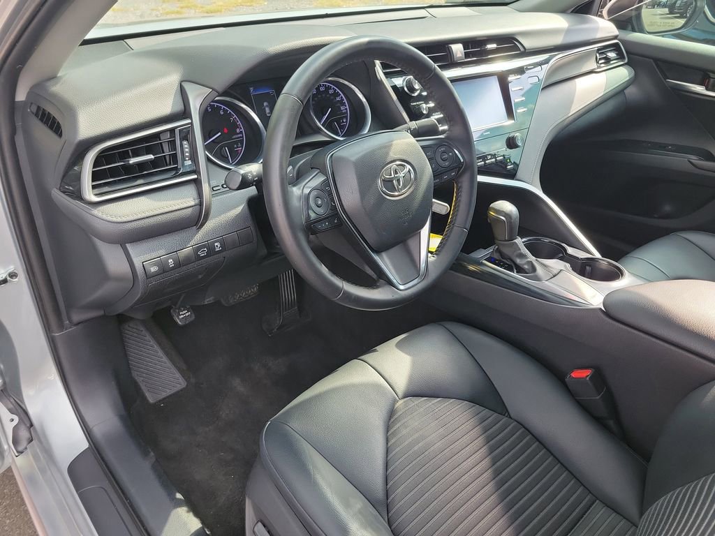 Used 2020 Toyota Camry SE FWD image 14